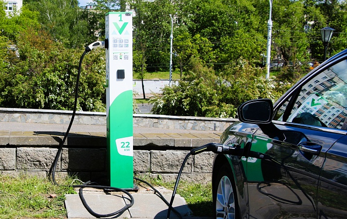 ЗАРЯДНАЯ СТАНЦИЯ ДЛЯ ЭЛЕКТРОМОБИЛЯ